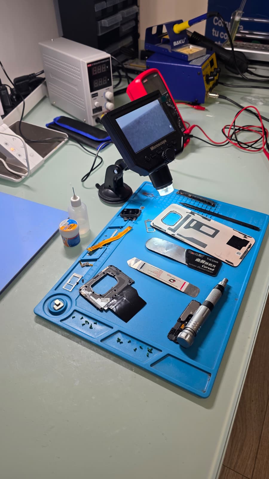 Microsoldadura y reparación de placa base en FonoConnect